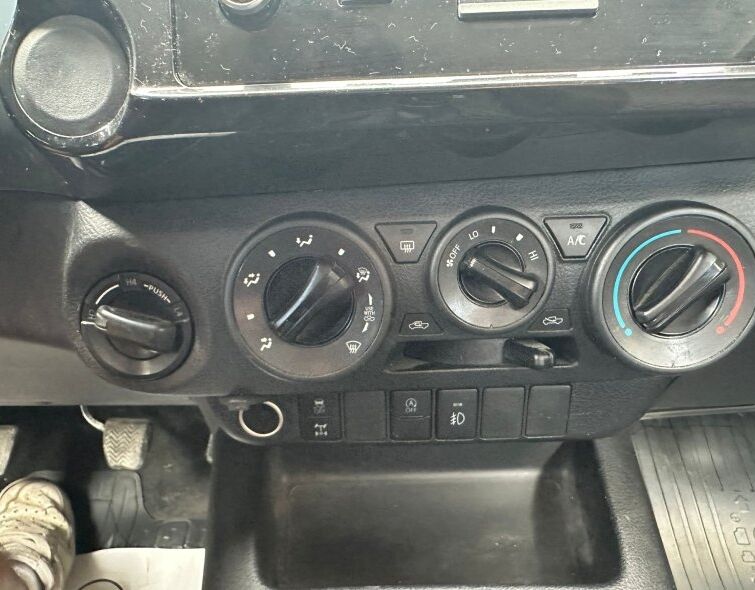 TOYOTA  HILUX DOUBLE CAB GX 4x4